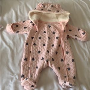 Nostrum baby suit